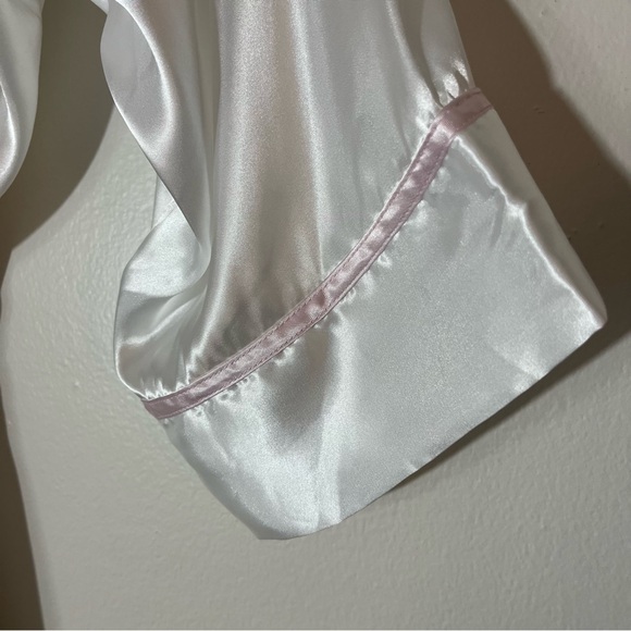 Bridesmaid Satin Robe with Tie Waist size S/M - Picture 4 of 9